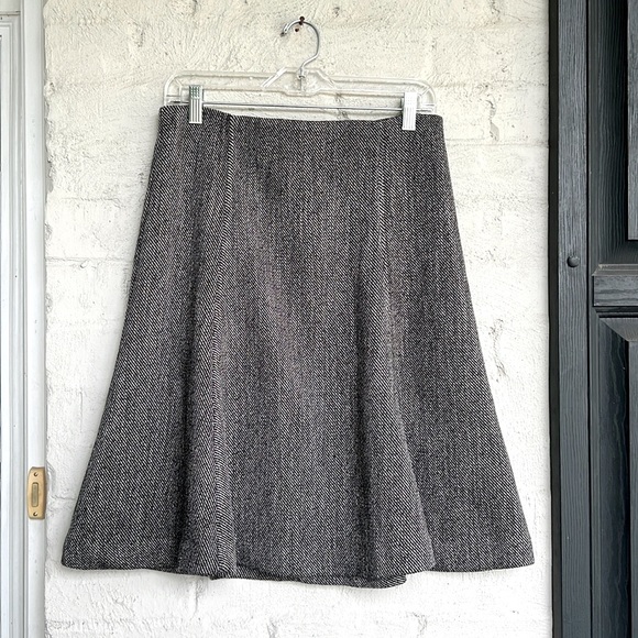 Ann Taylor Dresses & Skirts - Ann Taylor (6) tweed gored skirt